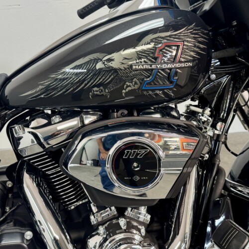 2026 Harley-Davidson® Street Glide® FLHX thumb 3