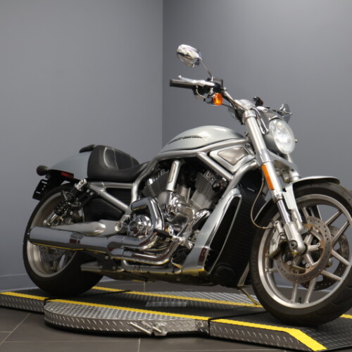 2012 Harley-Davidson® V-Rod® 10th Anniversary Edition VRSCDX ANV thumb 3