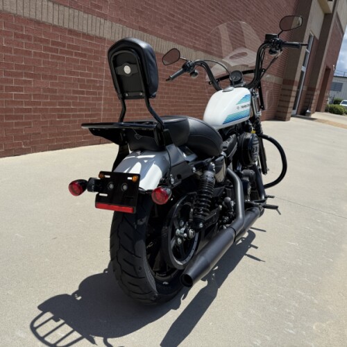 2019 Harley-Davidson® Iron 1200™ Billiard White thumb 1