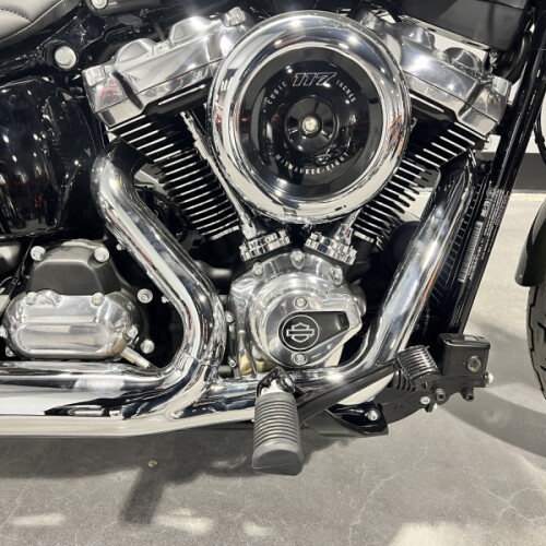 2026 Harley-Davidson® Street Bob® Olive Steel Metallic FXBB thumb 1