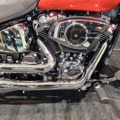 2026 Harley-Davidson® Breakout® Blood Orange Chrome Trim thumb 1