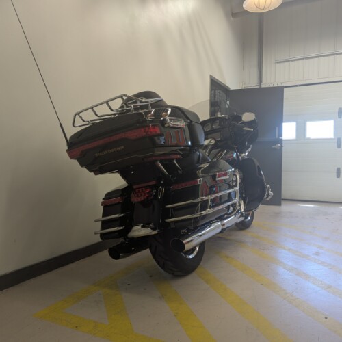 2017 Harley-Davidson® Electra Glide® Ultra Limited (Black) thumb 1
