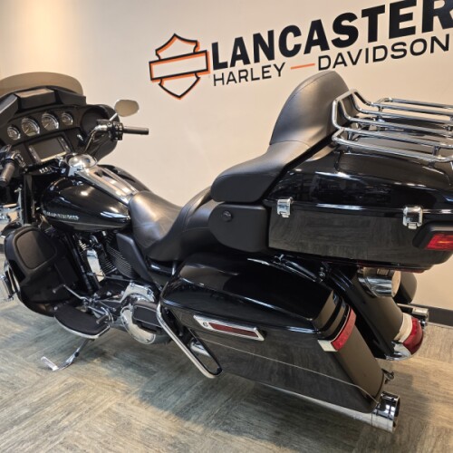 2015 Harley-Davidson® Ultra Limited Vivid Black FLHTK thumb 0