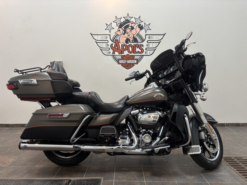 2018 Harley-Davidson® Ultra Limited Industrial Gray Denim/Black Denim