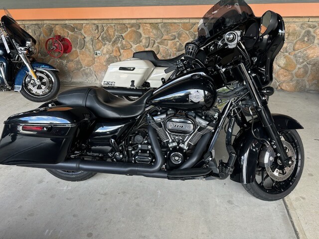 2021 Harley-Davidson® Street Glide® Special Vivid Black - Black Finish