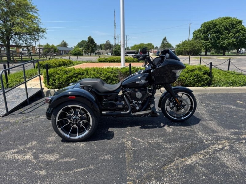 FLTRT 2026 Road Glide 3