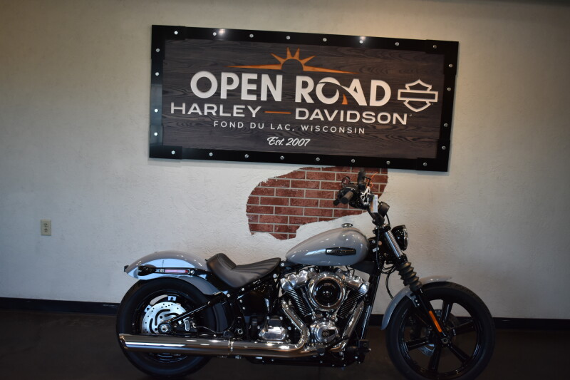 2026 Harley-Davidson® Street Bob® Dark Billiard Gray Chrome Cast Wheels