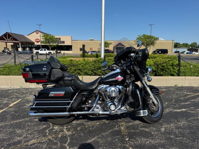 Harley-Davidson® Electra Glide® Ultra Classic® 2005 FLHTCU BLACK