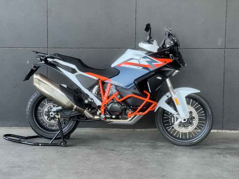 2026 KTM 1390 SUPER ADVENTURE R ORANGE