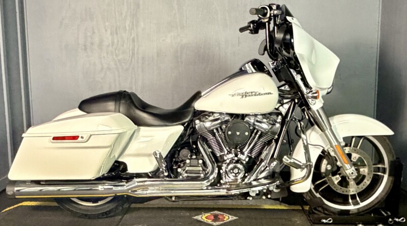 2017 FLHXS  Street Glide® Special