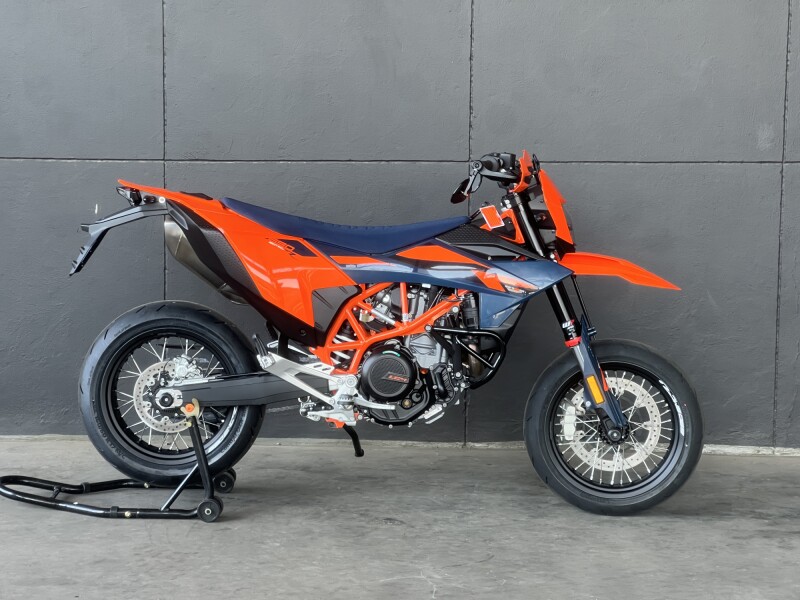 2026 KTM 690 SMC R ORANGE