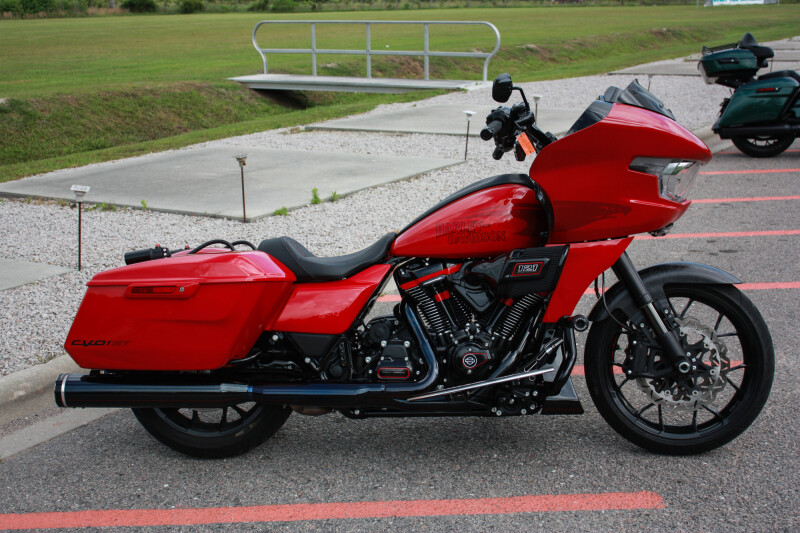 2025 Harley-Davidson® FLTRXSTSE CVO™ Road Glide™ ST