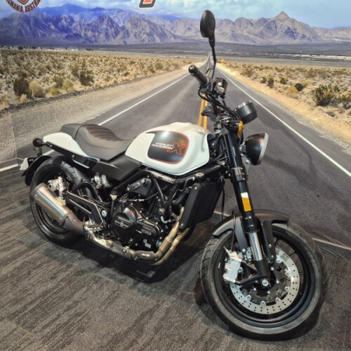 2024 Harley-Davidson® Harley-Davidson X™ 500 Pearl White thumb 2