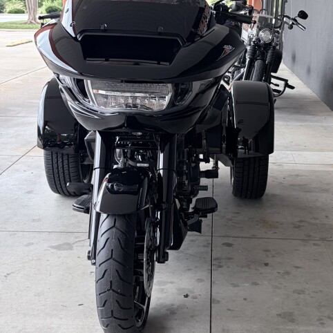FLTRT 2026 Road Glide 3 thumb 1
