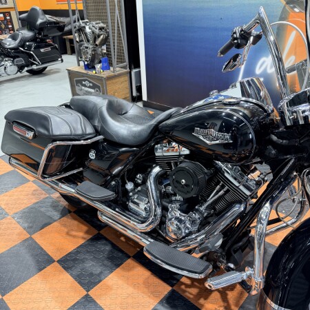 2014 Harley-Davidson Road King FLHR thumb 1