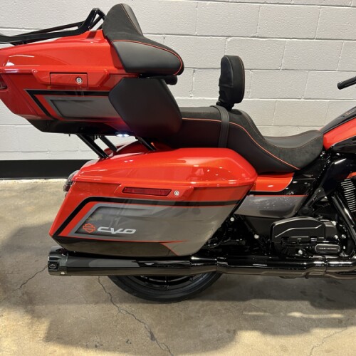 2026 Harley-Davidson® CVO Street Glide Limited Citrus Heat CVO FLHTLSE thumb 0