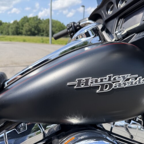 2016 Harley-Davidson® Street Glide® Special Black Denim thumb 0
