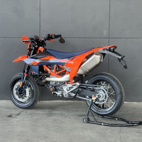 2026 KTM 690 SMC R ORANGE thumb 0