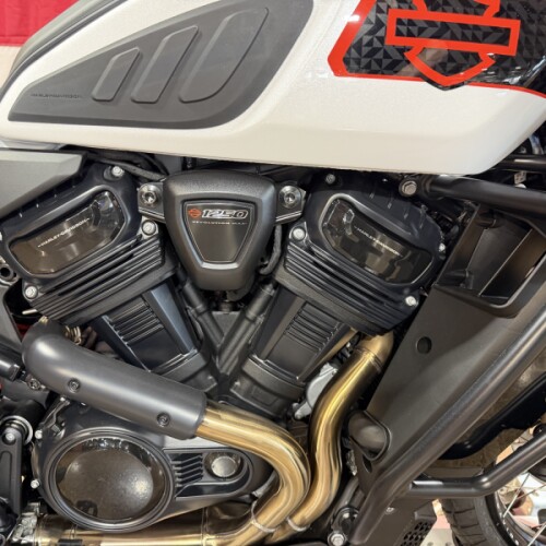 Harley-Davidson® Pan America® 1250 ST 2026 RA1250ST WHITE ONYX PRL thumb 0