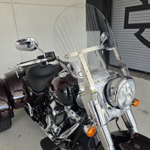 2022 Harley-Davidson® Freewheeler® Midnight Crimson/Vivid Black thumb 2