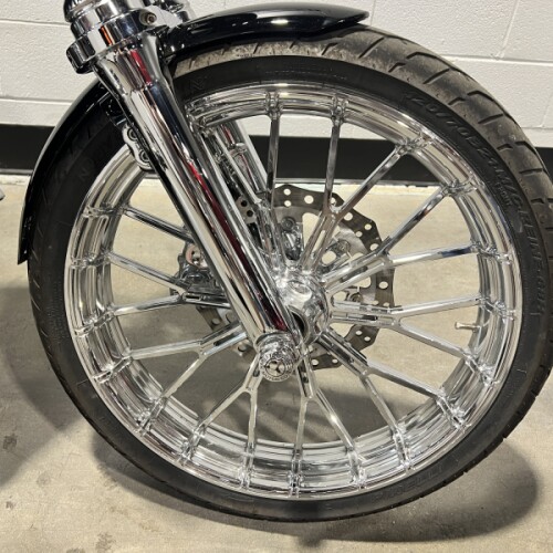2009 Harley-Davidson® Super Glide® Custom Vivid Black FXDC thumb 2
