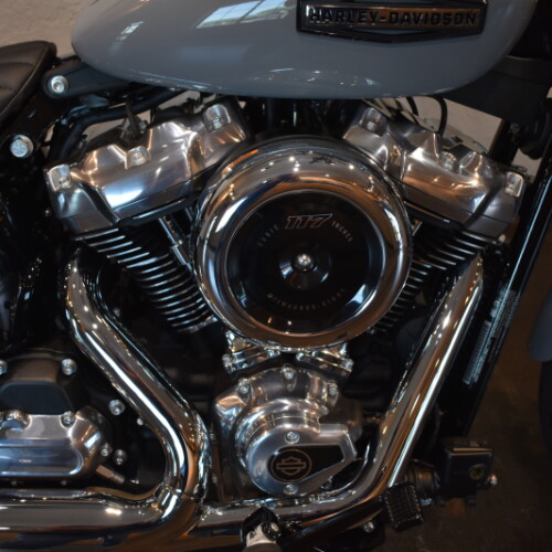 2026 Harley-Davidson® Street Bob® Dark Billiard Gray Chrome Cast Wheels thumb 1