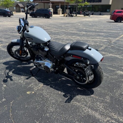 FXBB 2026 Street Bob® thumb 1