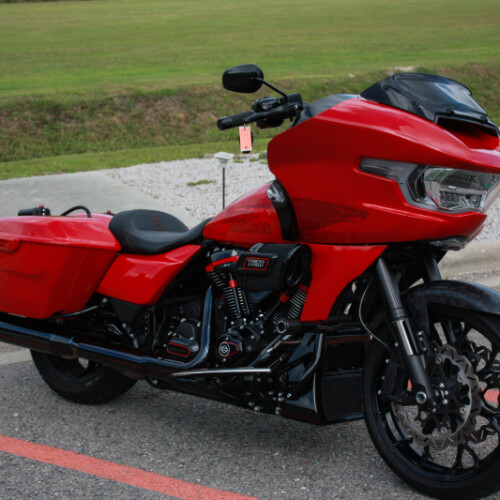 2025 Harley-Davidson® FLTRXSTSE CVO™ Road Glide™ ST thumb 3