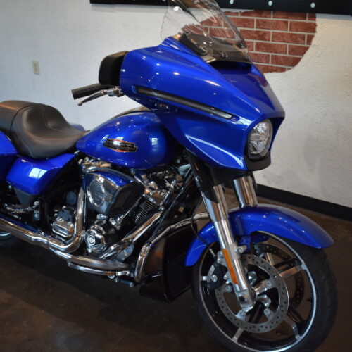 2024 Harley-Davidson® Street Glide® Blue Burst thumb 3