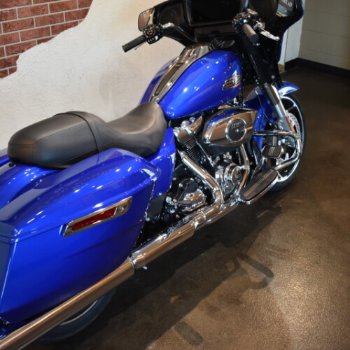 2024 Harley-Davidson® Street Glide® Blue Burst thumb 1