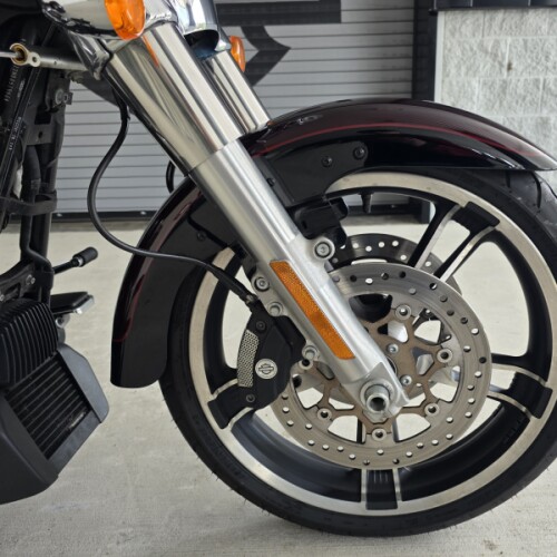 2022 Harley-Davidson® Freewheeler® Midnight Crimson/Vivid Black thumb 1
