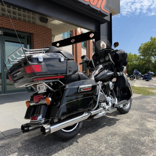 2013 Harley-Davidson® Electra Glide® Ultra Limited FLHTK BLACK W/ PINSTRIPE thumb 3