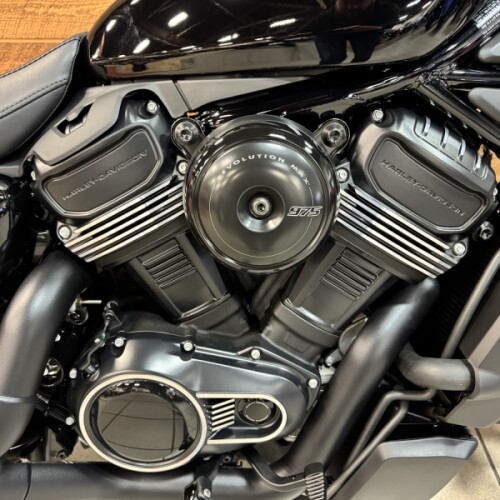 2026 Harley-Davidson® Nightster® Vivid Black Black Trim RH975 thumb 2