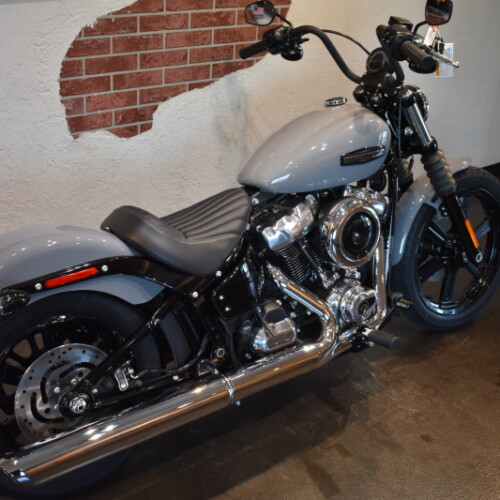 2026 Harley-Davidson® Street Bob® Dark Billiard Gray Chrome Cast Wheels thumb 2