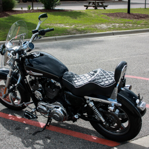 2013 Harley-Davidson® 1200 Custom XL1200C thumb 1
