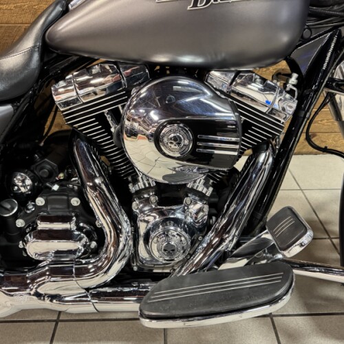 2016 Harley-Davidson® Street Glide® Special Charcoal Denim FLHXS thumb 2