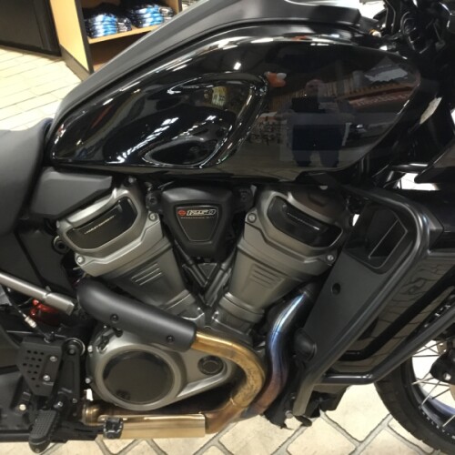 2023 Harley-Davidson® Pan America™ 1250 Special Vivid Black w/Laced Wheels thumb 3