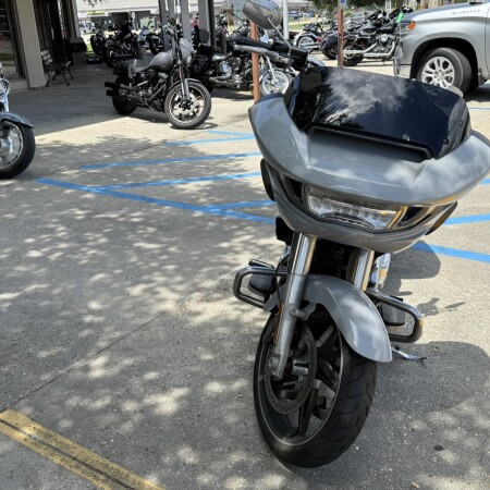 2024 Harley-Davidson® Road Glide® thumb 2