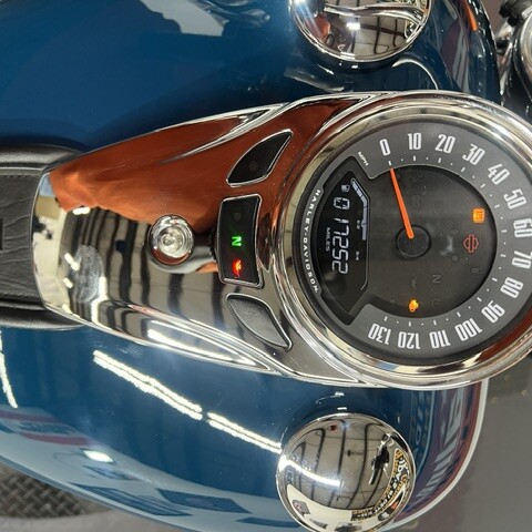 2021 Harley-Davidson® Heritage Classic 107 | Pre-Owned Cruiser Motorcycle thumb 2