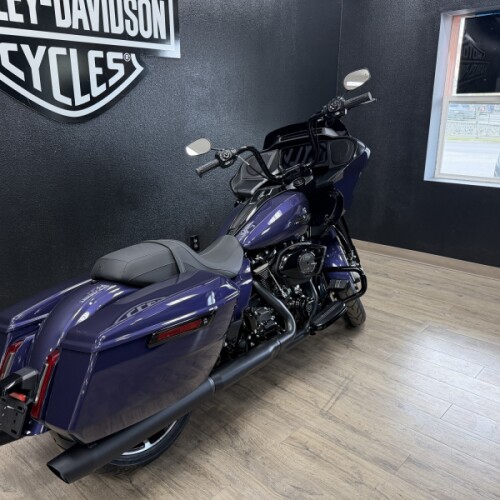 2026 Harley-Davidson® Road Glide®  thumb 3