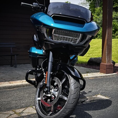2026 Harley-Davidson® Road Glide® Teal Thunder / Vivid Black Black Trim thumb 2