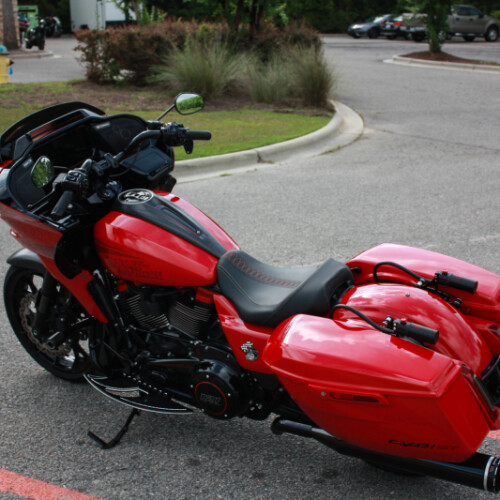 2025 Harley-Davidson® FLTRXSTSE CVO™ Road Glide™ ST thumb 1