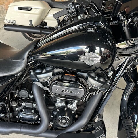 2021 Harley-Davidson® Street Glide® Special Vivid Black - Black Finish thumb 3