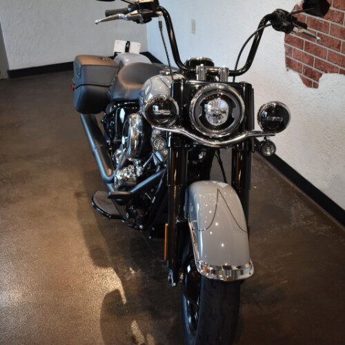 2026 Harley-Davidson® Heritage Classic Dark Billiard Gray Black Cast Wheels thumb 2