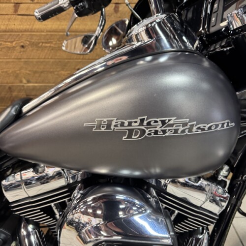 2016 Harley-Davidson® Street Glide® Special Charcoal Denim FLHXS thumb 3