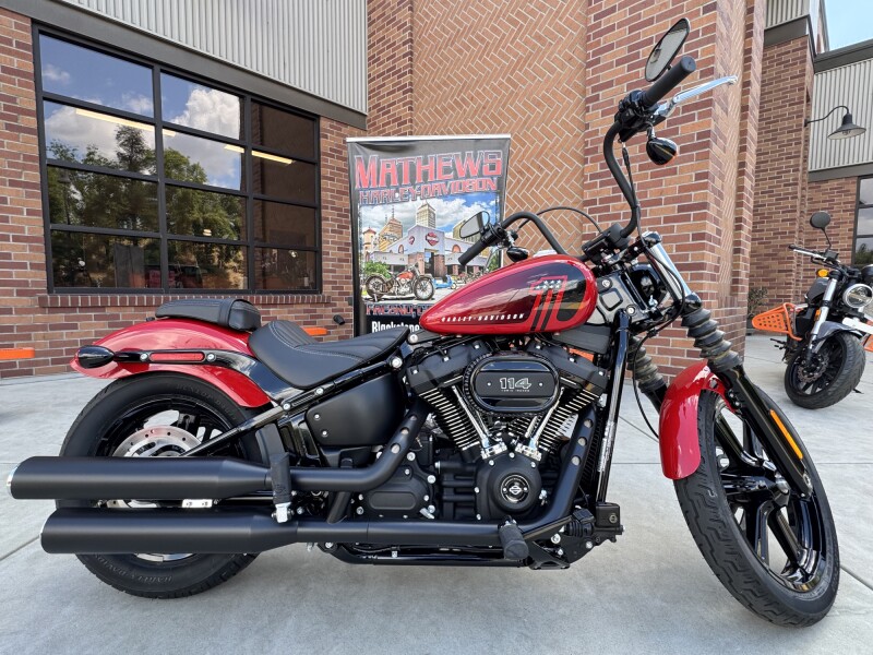 2023 Harley-Davidson® Street Bob® 114 Redline Red