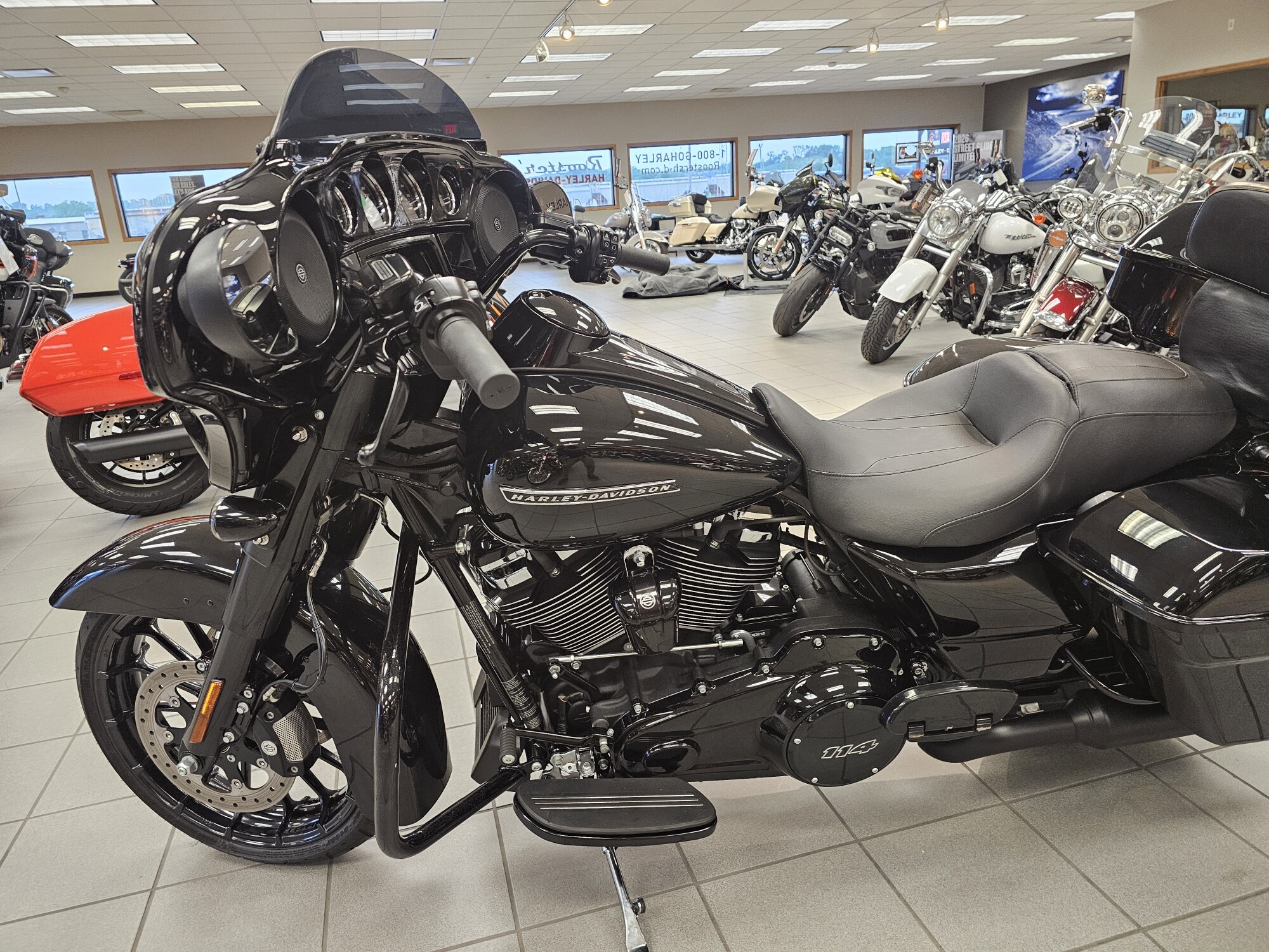 FLHXS 2019 Street Glide® Special, photo 21