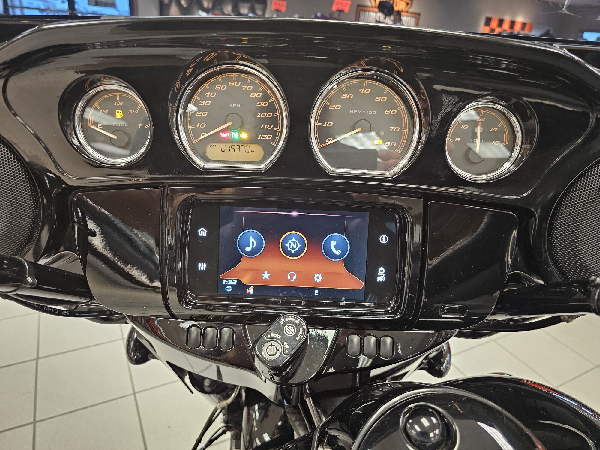FLHXS 2019 Street Glide® Special, photo 33