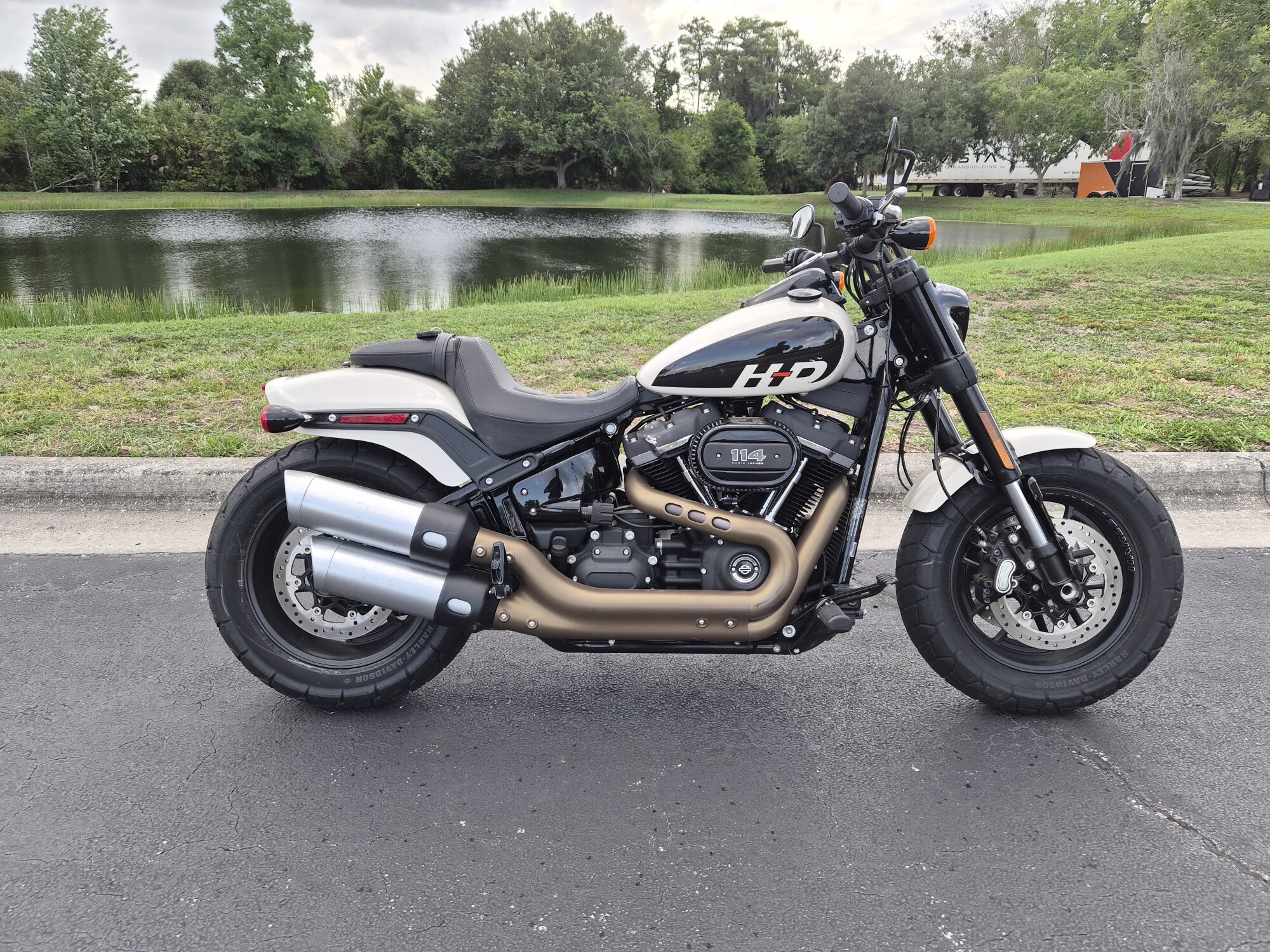FXFBS 2022 Fat Bob® 114