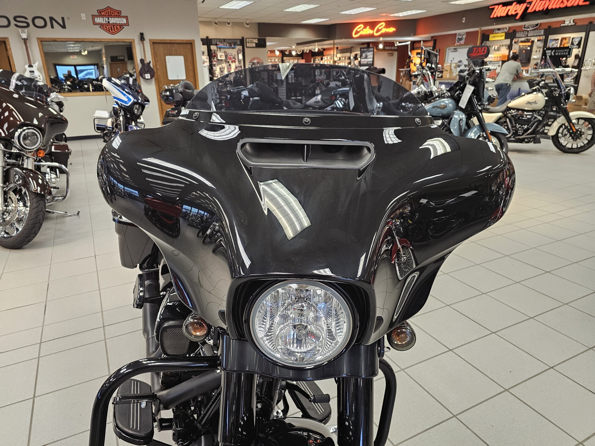 FLHXS 2019 Street Glide® Special, photo 23